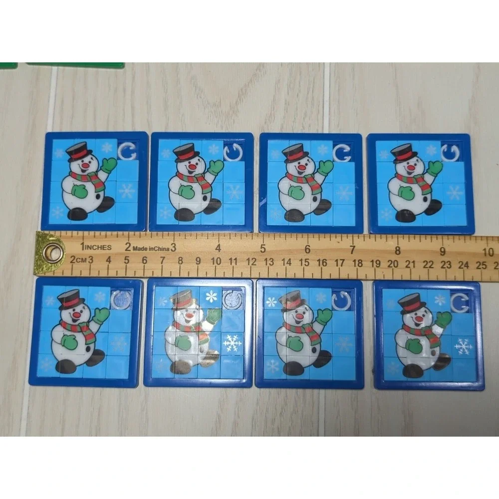 Mini Holiday Plastic Slide Puzzles 32 pc lot Santa‎ Reindeer Snowman Penguin